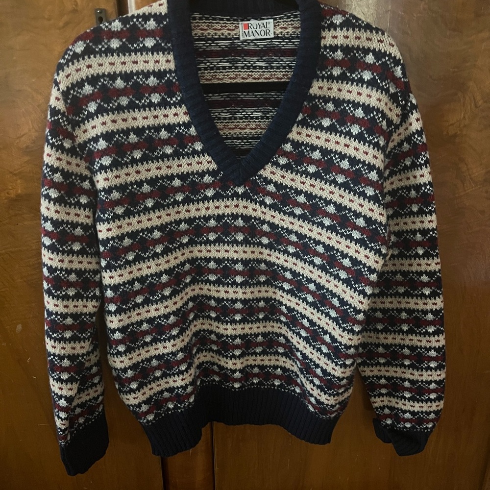 Vintage Royal Manor V-neck sweater with Fair Isle inspired pattern French made.